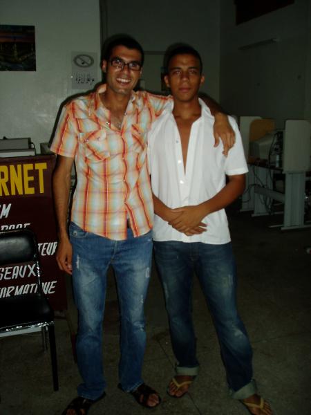 c'est  moi  et  mon  pote  hicham  trop  spécial